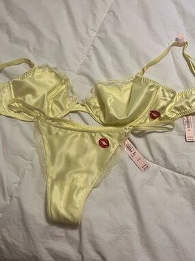 Victoria's Secret Light Yellow Satin Bra with Adjustable Straps